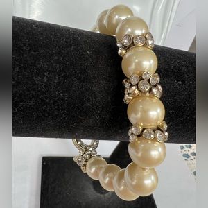 Heidi Daus 🆕 “Elegant Tear Drop” toggle Swarovski crystals bracelet